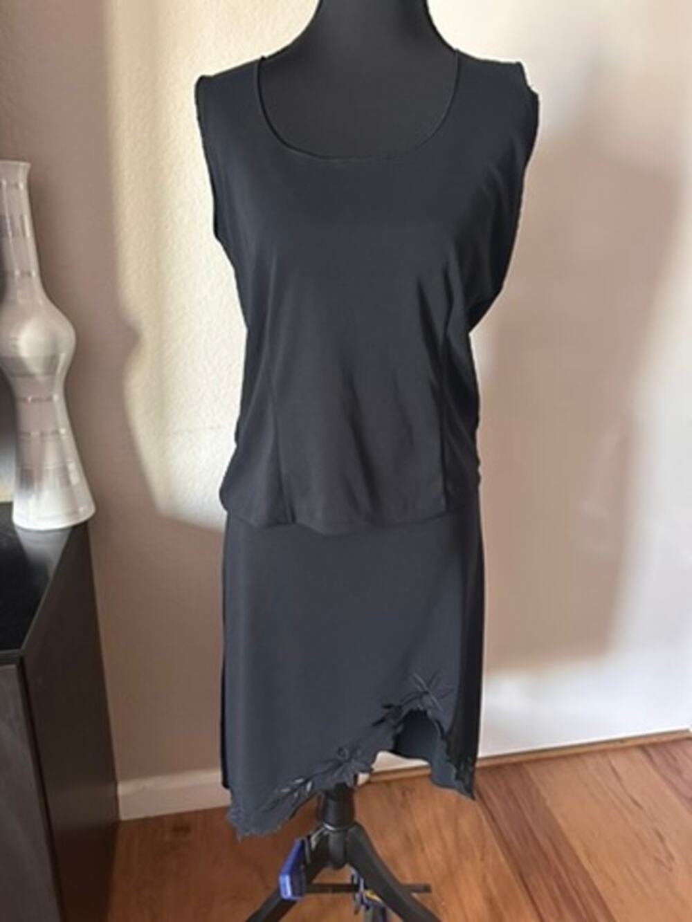 Kenneth Cole Black 2 Piece Skirt Set Floral Cutout Asymmetrical Midi Top Co-ord